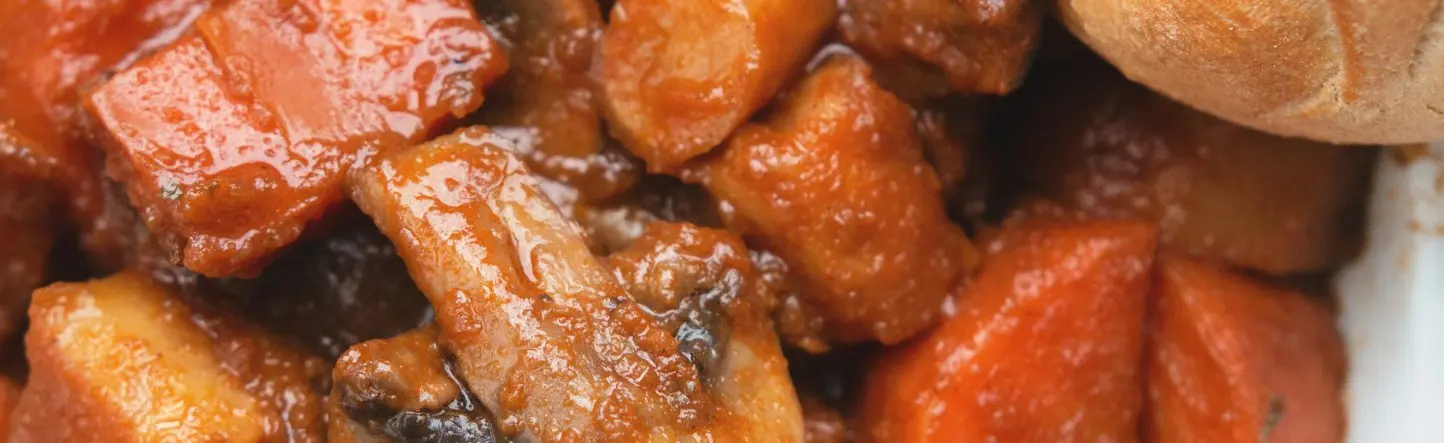 Wegański gulasz węgierski