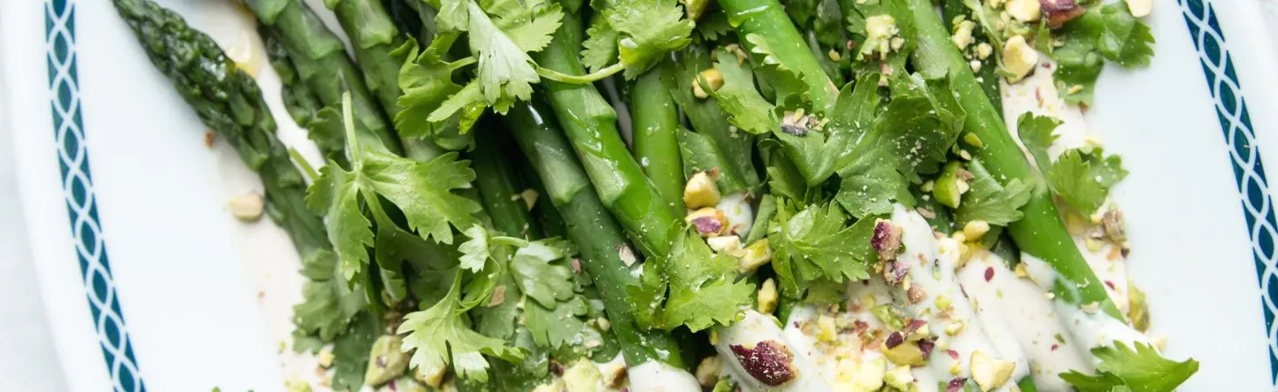 Ekspresowe szparagi w sosie tahini