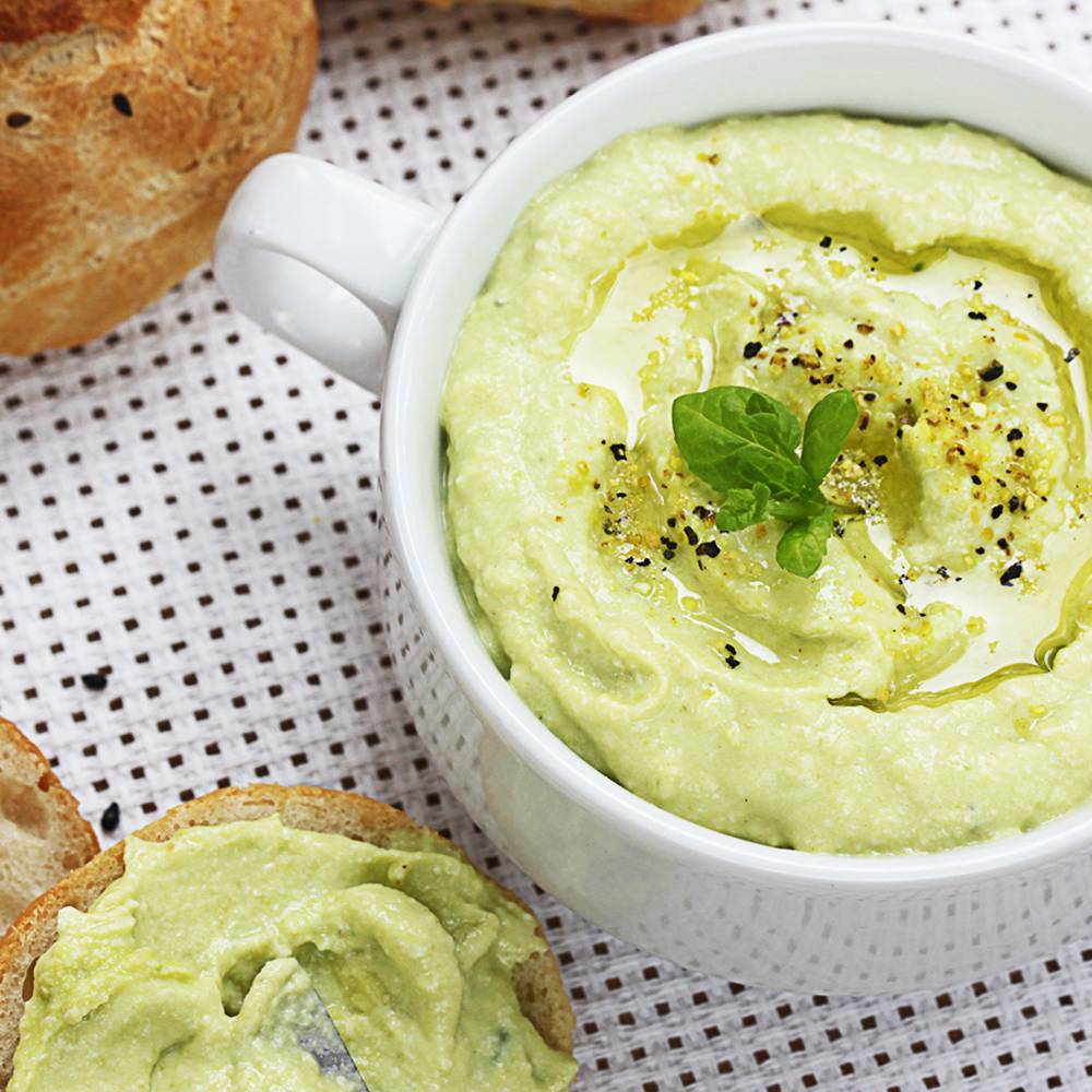 Pasta z awokado i jajka