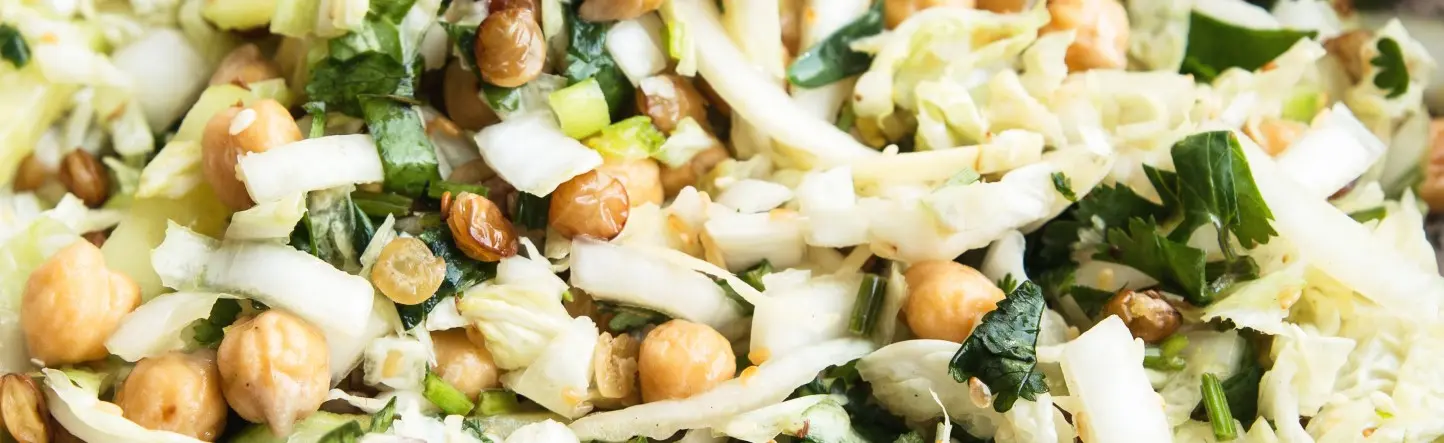 Birmańska sałatka z kapusty i imbiru