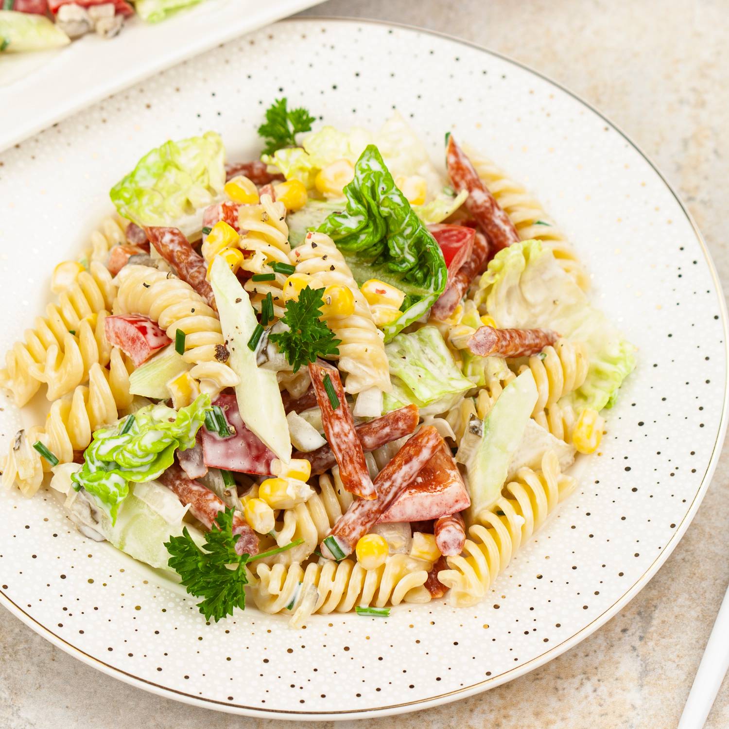 Sałatka z kabanosem