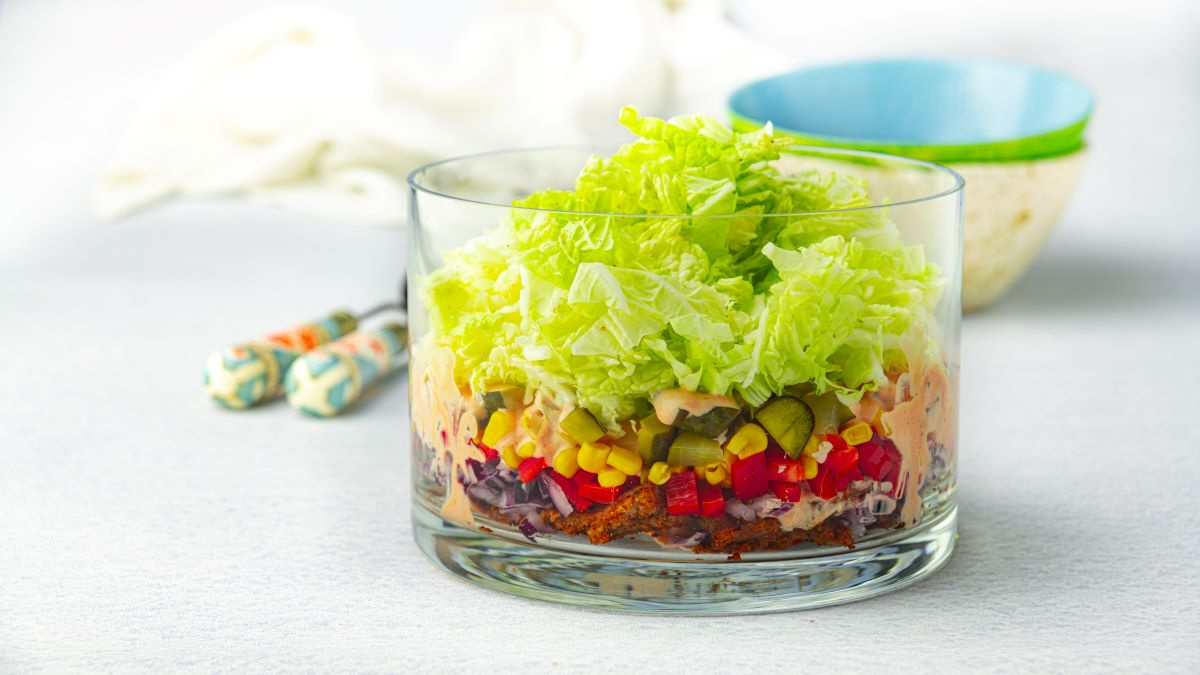 Wegańska sałatka gyros