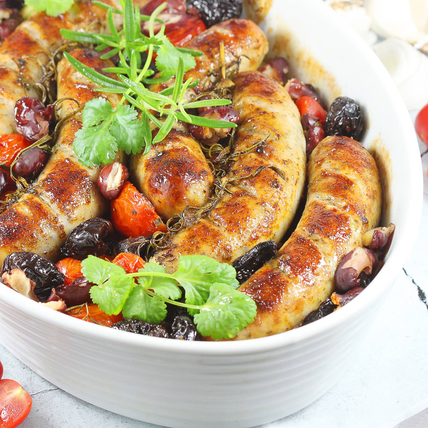 Biała kiełbasa pieczona z fasolą